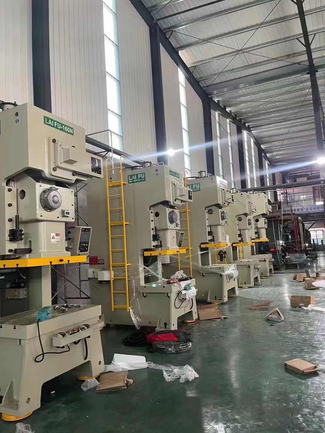 徕富冲床邯郸地区总经销18303015976台湾品质高精度专业生产冲床50年